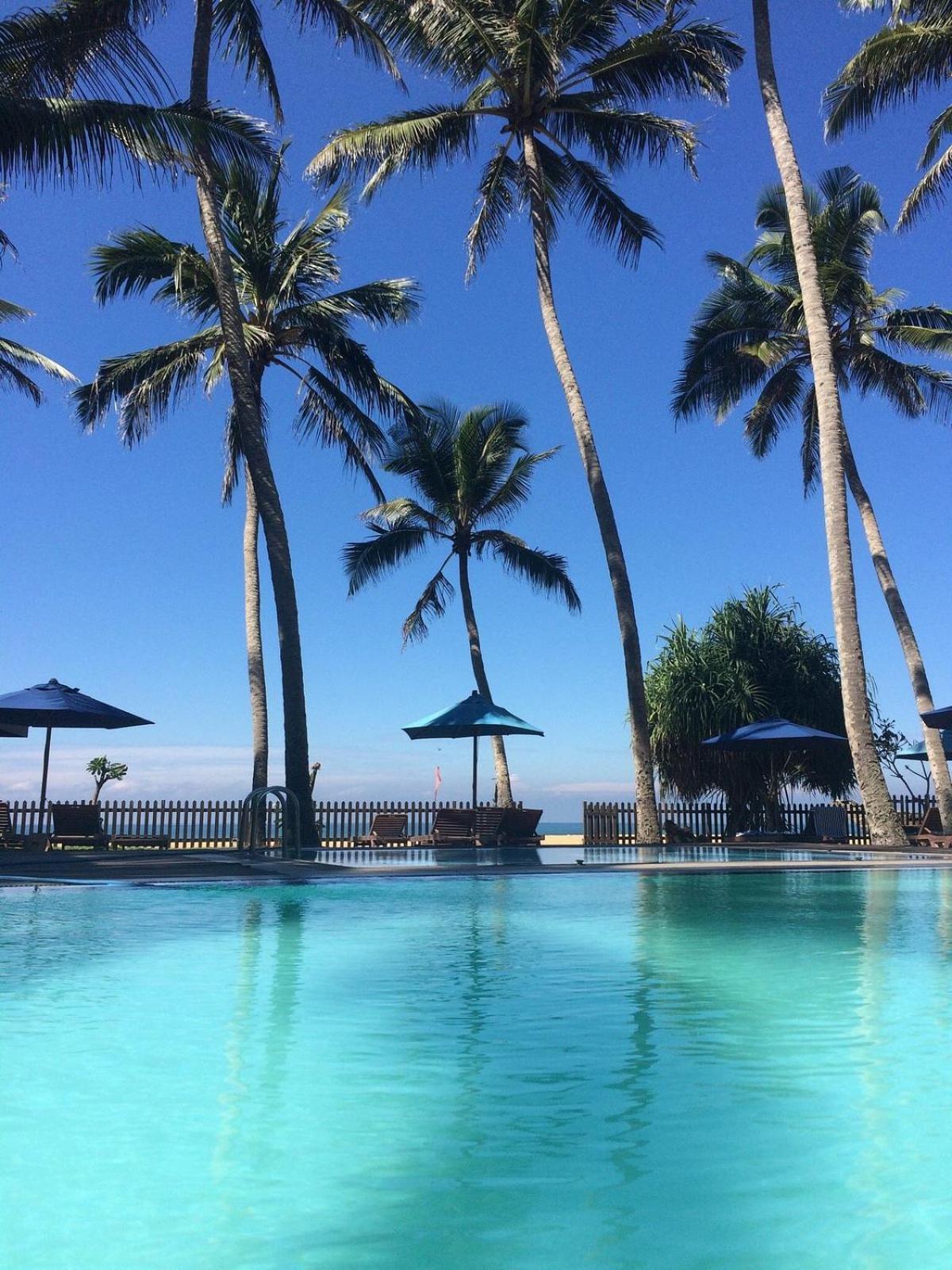 Blue Beach Hotel Wadduwa Extérieur photo