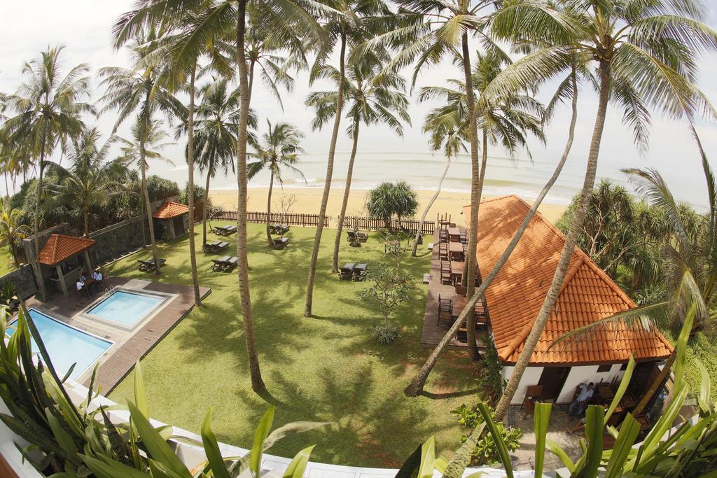 Blue Beach Hotel Wadduwa Extérieur photo