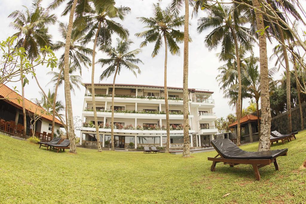 Blue Beach Hotel Wadduwa Extérieur photo